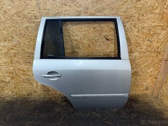 PRAVÉ ZADNÍ DVEŘE ŠKODA OCTAVIA 1 KOMBI - STŘÍBRNÁ