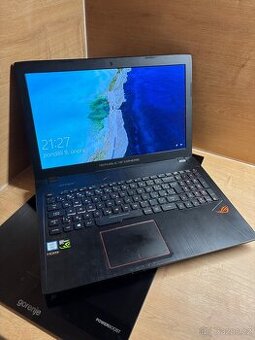 Herní notebook a herní monitor+příslušenství