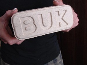 Brikety BUK 7,-/kg KOSTKY kvalita A1 CZ