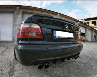 BMW E39 ZADNÍ NÁRAZNÍK – difuzér, rozdělovač vzduchu