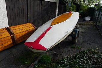 Plachetnice třídy Mlok s vozíkem