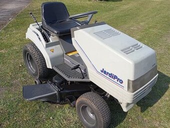 Zahradní traktor 20 HP