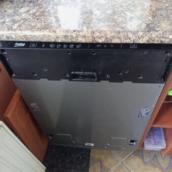 Vestavná myčka Beko DIS35020