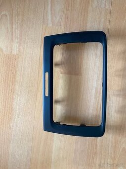 Rámeček autorádia Superb 2