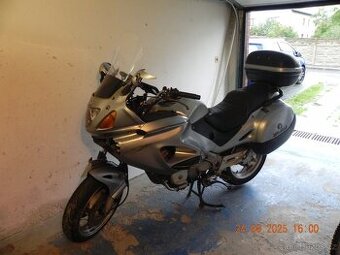 Honda NT 650 Deauville 2002, rozprodám po dílech