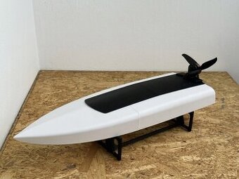 Nedokončený projekt RC závodní lodi