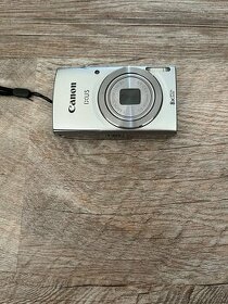 Fotoaparáty Canon a Lumix - 1
