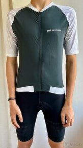 Cyklo dres + kraťasy s laclem zn.  Café du Cycliste vel. L - 1