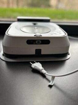 Automatický vytírací robot Roomba Braava jet m6