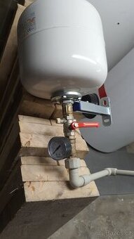 Expanzní nádoba 12L