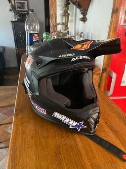Acerbis helma