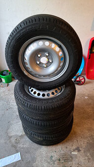 Michelin Agilis3 215/65r16c 5x120