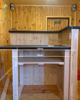 Dřevěný bar