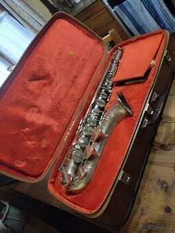 Starší saxofon Classic super Amati kraslice