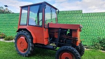 Prodám malý traktor