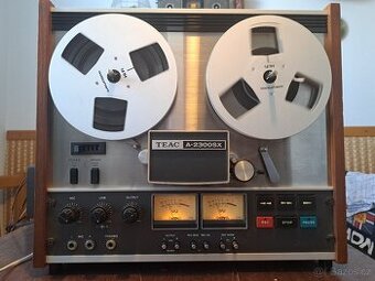 Kotoučový magnetofon TEAC A-2300SX super stav