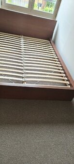 Manželská postel ikea malm tmavě hnědá