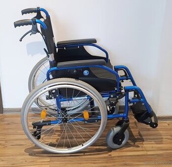 Odlehčený invalidní vozík Vermeiren D200