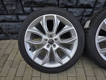 5x100 R18 Škoda Crater 215/45 R18 Letna sada