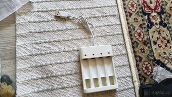 Nabijecka baterii, USB, 4x AA / AAA