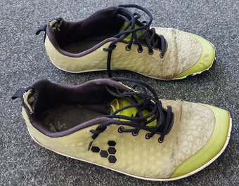 Vivobarefoot Stealth 44