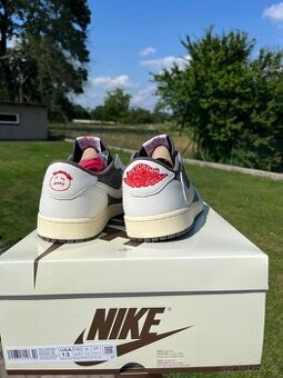 Air Jordan 1 Low Travis Scott Reverse Mocha