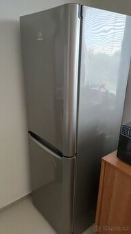 Chladnička/lednice s mrazákem INDESIT
