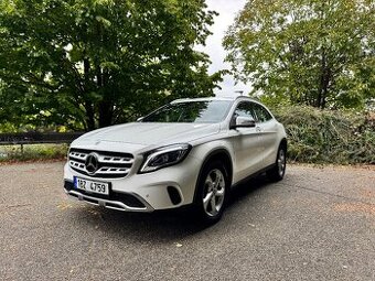 Mercedes Benz GLA200d 4matic