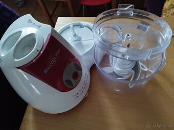 Hnetač,,krouhač..mixer,,pomocnik