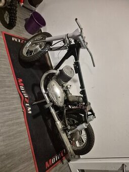 Jawa 250/353 ambassador bez tp po renovaci jen seskladat