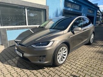 Tesla Model X, dobíjení zdarma SC01