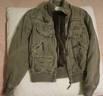 Dámská BOMBER bunda. Bez vady Top stav  Vel. M