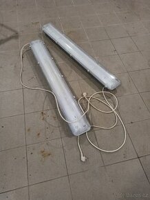 Zářivkové těleso