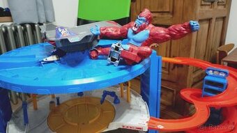 Hot Wheels Super ultimátní mega garáž FDF25