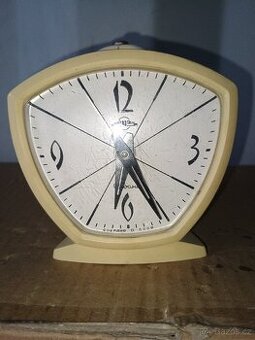 Starý budík Cevani