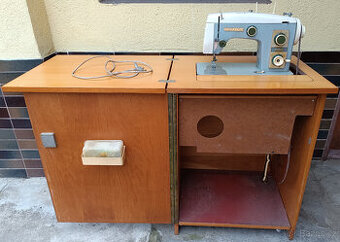 Skříňový šicí stroj Veritas AUTOMATIK - rezervováno