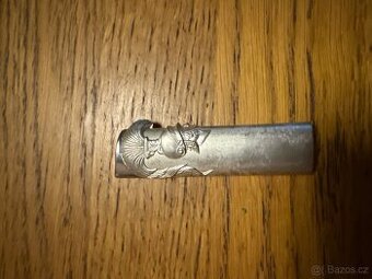 Retro plynový zapalovač – kovový, motiv římského legionáře,