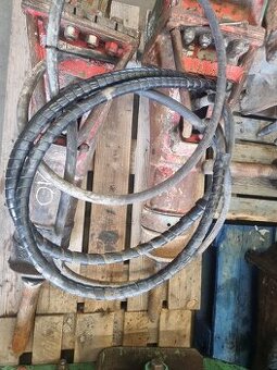 Hydraulická kladiva Montabert (2x) - stroje 2-4t (JCB atd.