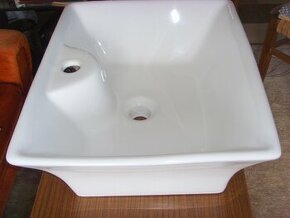 UMYVADLO + BATERIE se SPRCHOU+SIFON