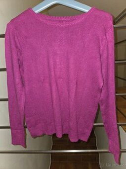 Pěkný dámský svetřík vel.42