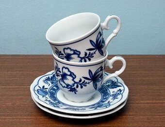 2 kávové hrnky "cibulák"