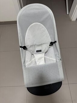 Bílé houpátko Babybjörn