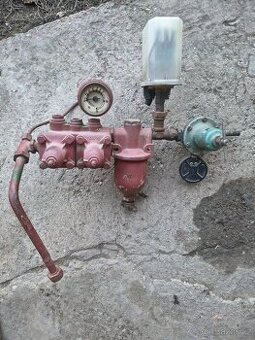 barometr / vyrovnávač tlaku / odlučovač oleje / tlakový spín