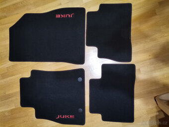 Nisan Juke - Prodám vany, koberečky, ...