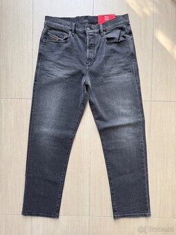 Kalhoty / džíny zn. Diesel, vel. 31/30 NOVÉ