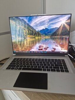 Gigabyte AERO 16 XE5