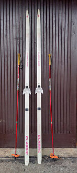 Běžecké lyže se šupinami