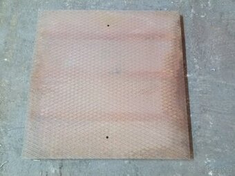 Prodám použitý plechový poklop 96,5cm x 96,5cm  (bez rámu)