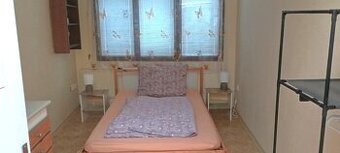 Loftový byt 30 m2, student/st. pár. pračka, RD, okolí centra