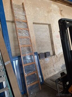 žebřík dřevěný